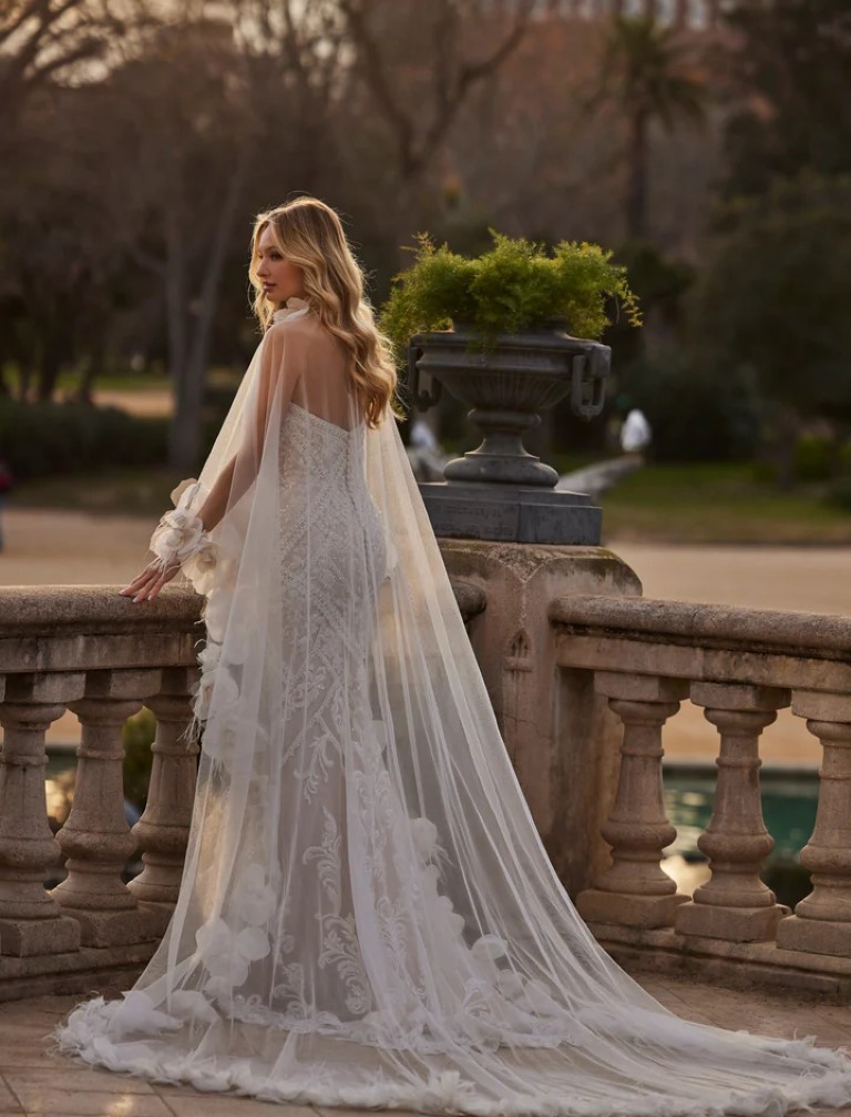 Capa Novia Flores Bordadas 10234 - Imagen 2